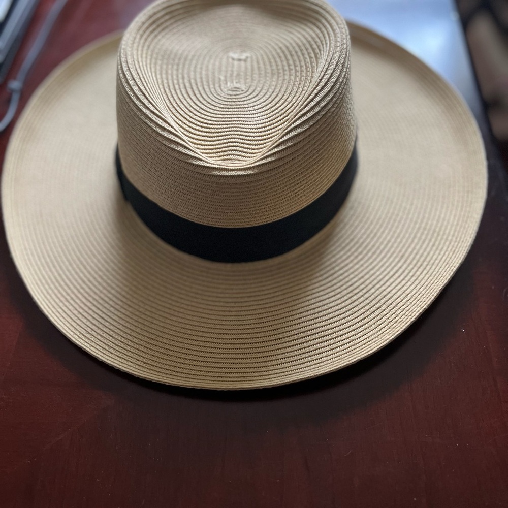 Straw sun hat w/ ribbon band San Diego Hat Co. 4”brim.